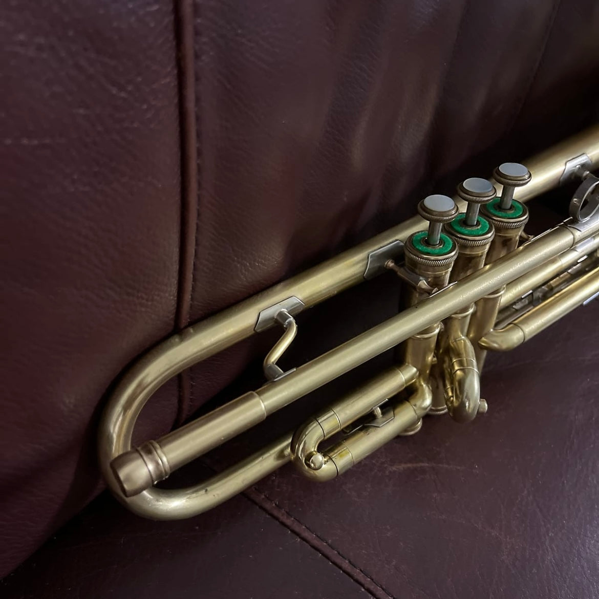 Olds Ambassador (1952) Bb Trumpet SN 72166 (new lacquer - gold tinted clear coat)