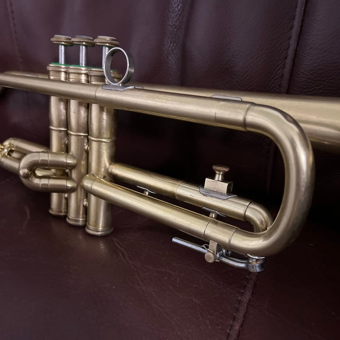 Olds Ambassador (1952) Bb Trumpet SN 72166 (new lacquer - gold tinted clear coat)