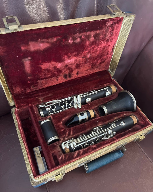 Carl Fischer Bb Artist Clarinet SN 965 (Grenadilla wood) (New York)