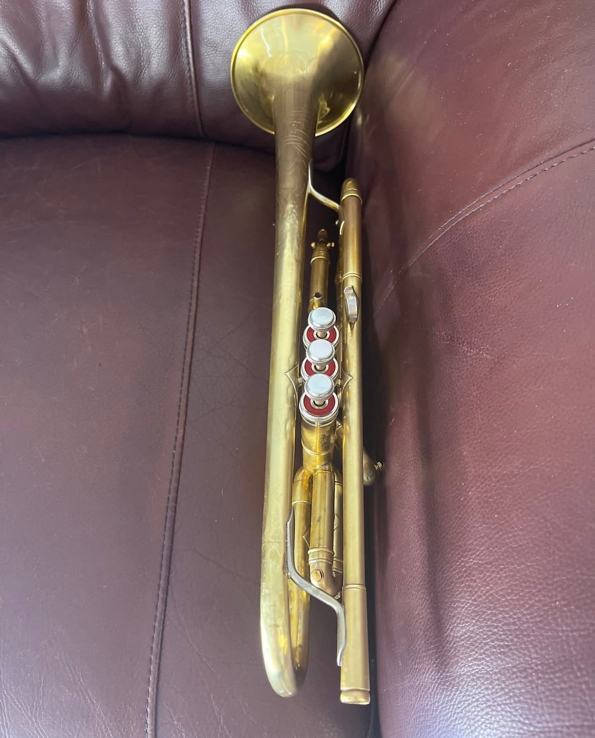 Blessing Artist Bb Trumpet (1945) SN 40517 (.468 bore) (New gold tint lacquer at 100%)(Professional)