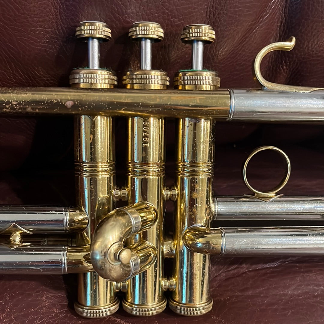 York National Bb trumpet SN 197094